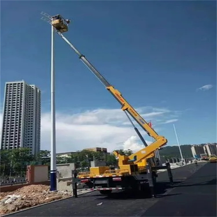 兰山维修路灯的曲臂升降车出租