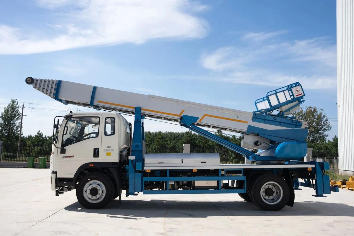 兰山云梯上料车租赁费用