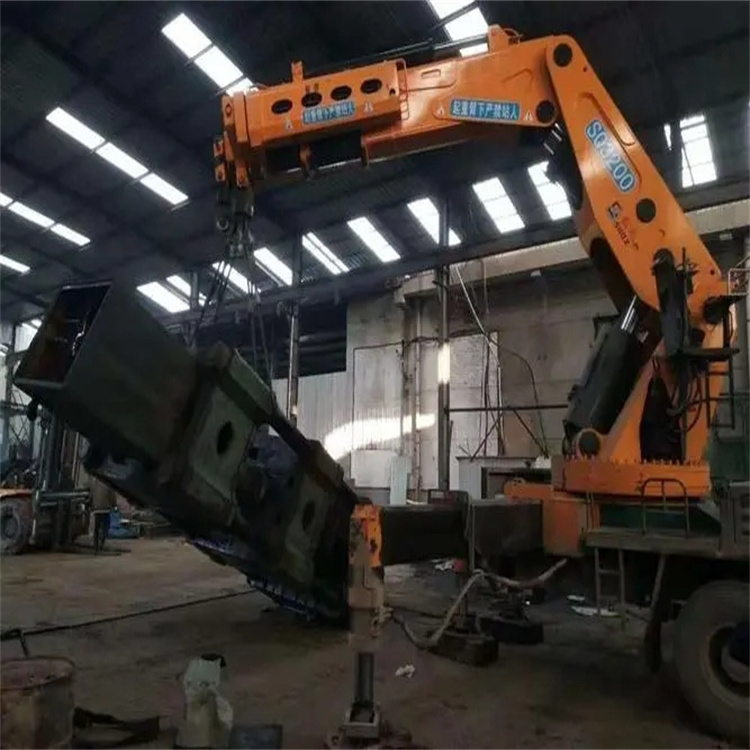兰山200吨折臂吊出租